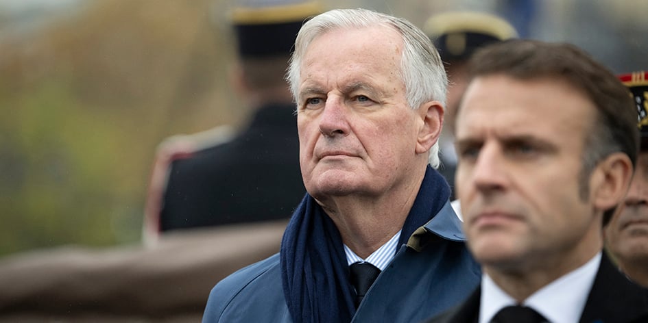 Emmanuel Macron et Michel Barnier lors des commémorations du 11 Novembre 2024, à Paris.