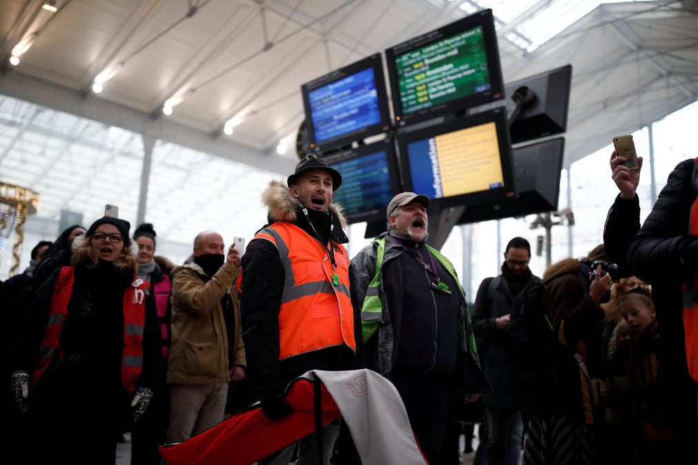 La sncf prevoit un trafic encore tres perturbe ce vendredi