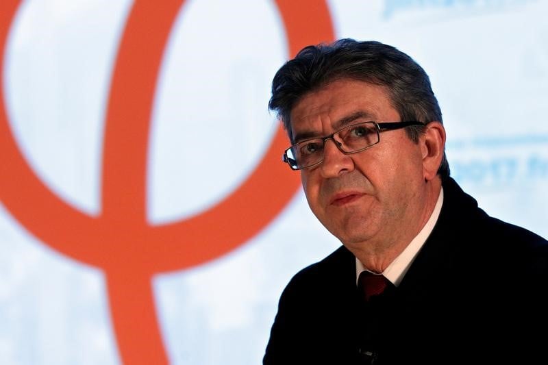 Melenchon appelle les banques a preter au fn