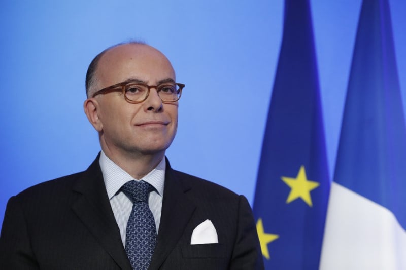 Cazeneuve appelle a voter pour macron
