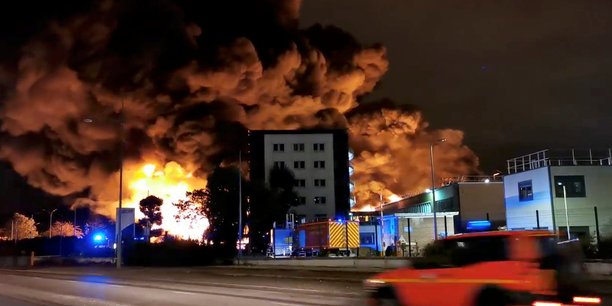 Le 26 septembre 2019, plus de 9.500 tonnes de produits chimiques avaient brûlé à Rouen suite à l'incendie de l'usine Lubrizol et d'un entrepôt voisin appartenant à la société Normandie Logistique.