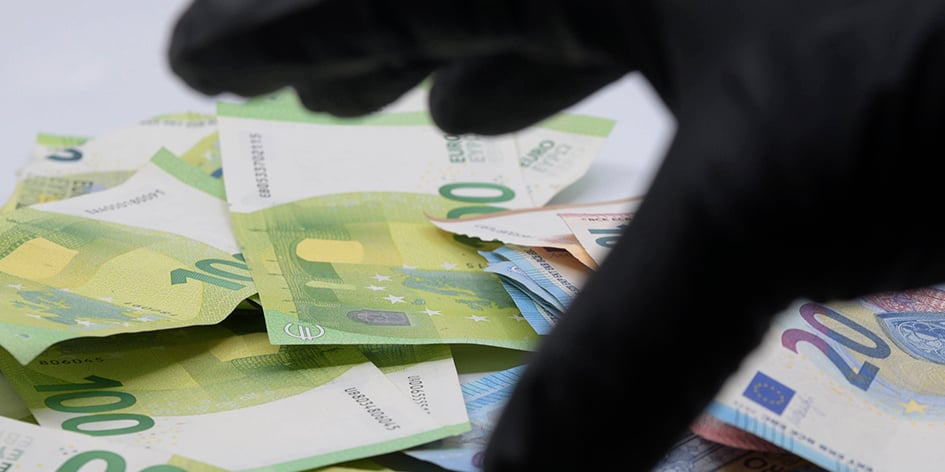 Pour la ministre des Comptes publics, la fraude fiscale, sociale, douanière ou aux aides publiques, c'est autant de politiques qui ne sont pas financées comme elles le devraient.