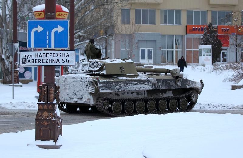 Les séparatistes ukrainiens affirment retirer leur artillerie