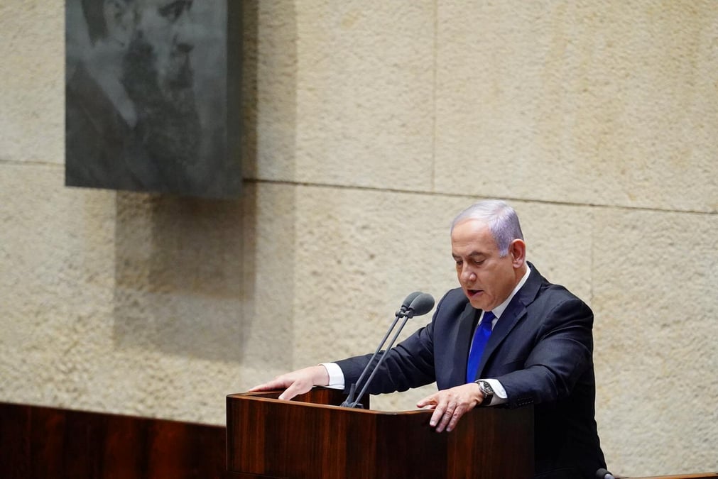 Israel: netanyahu presente son gouvernement d'union devant le parlement