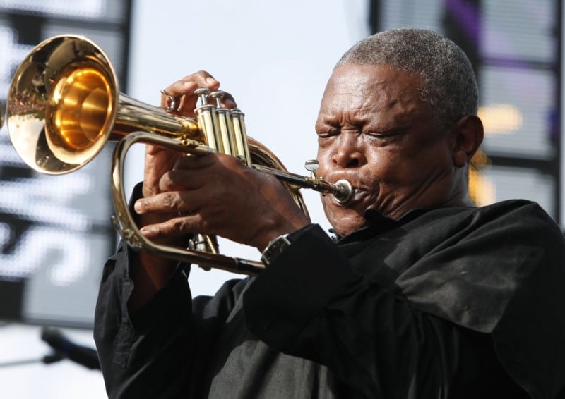 Hugh masekela, le "pere du jazz sud-africain", est decede