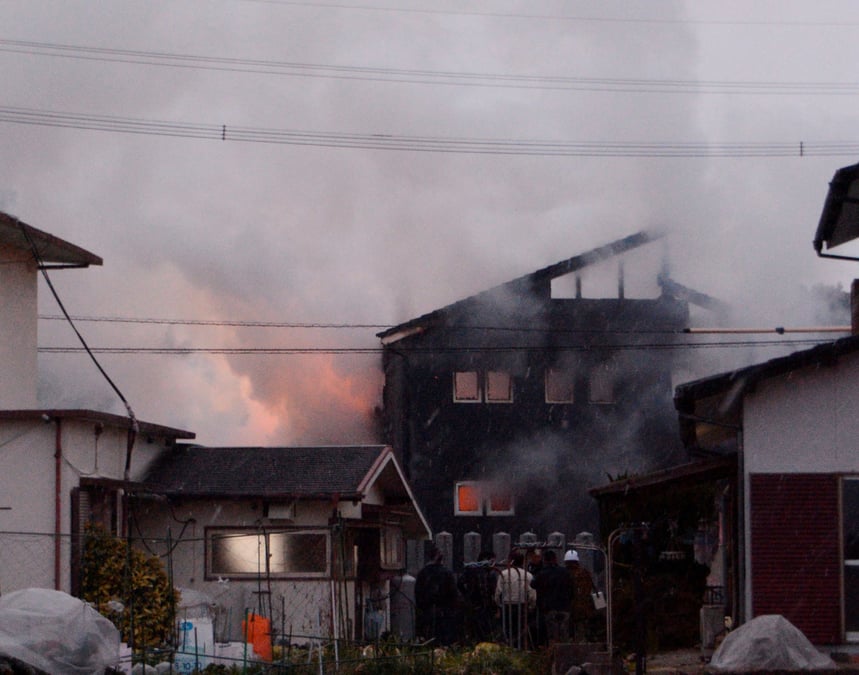 Au japon, un helicoptere s'ecrase sur une zone residentielle