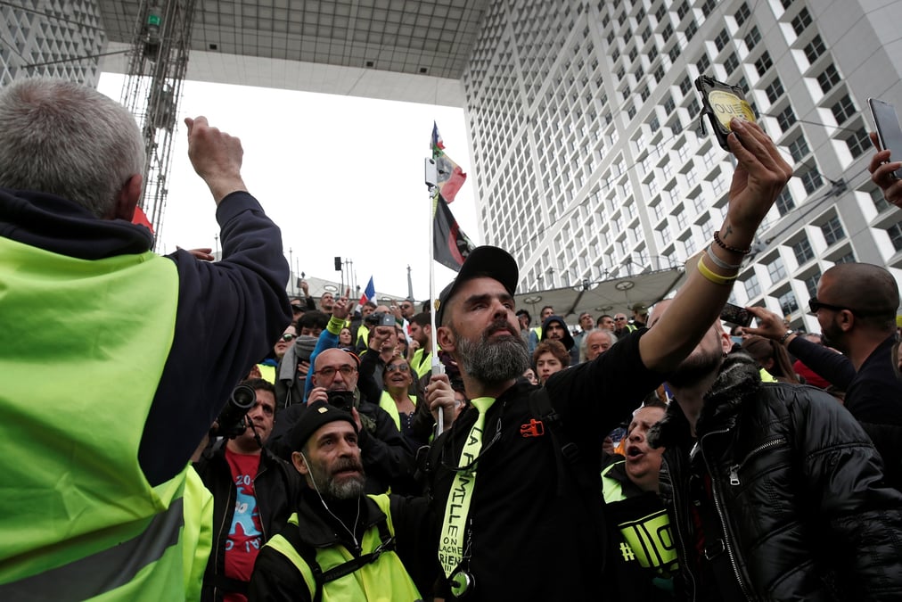 Des figures des gilets jaunes demandent un rendez-vous a macron