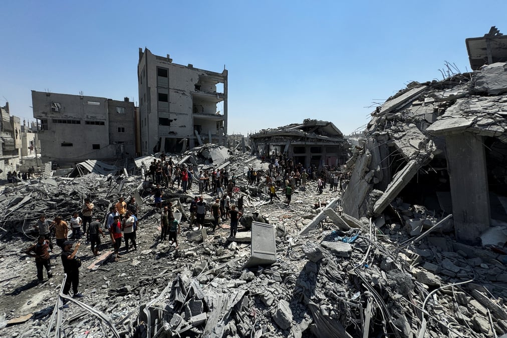 Les degats causes par une frappe israelienne au sud de la bande de gaza