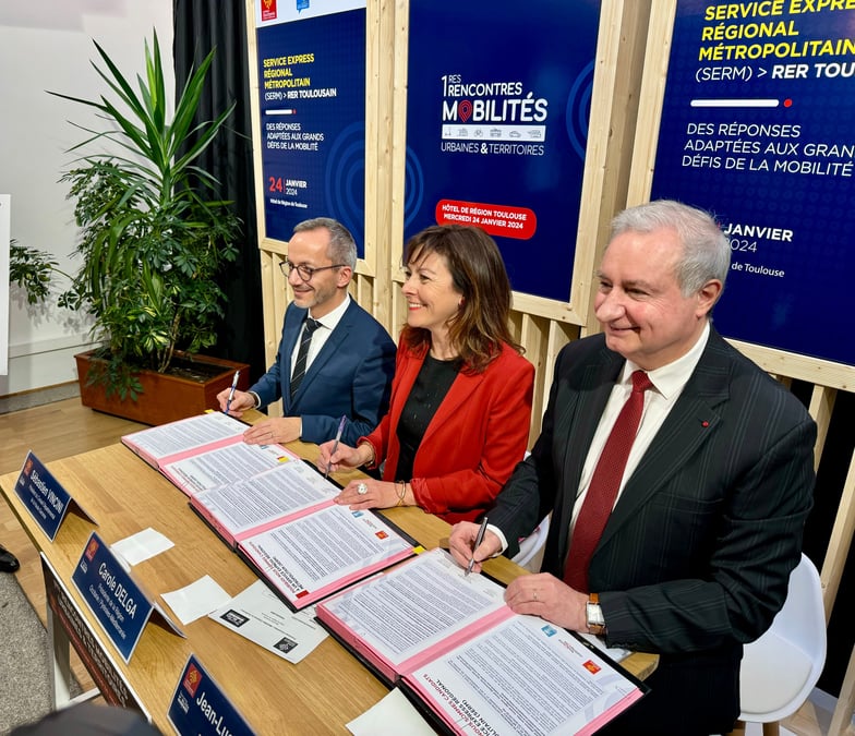 Sébastien Vincini, Carole Delga et Jean-Luc Moudenc ont signé, mercredi 24 janvier, la convention de candidature commune pour un SERM à Toulouse.