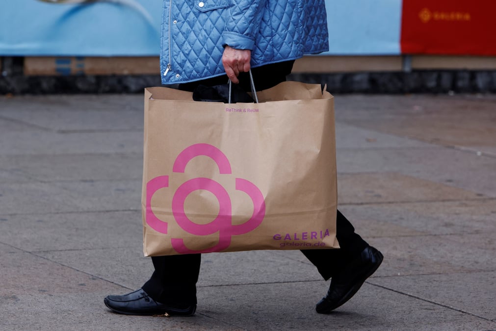Une personne fait ses courses a berlin