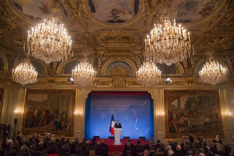 Hollande lie son pacte à la place de la France dans le monde