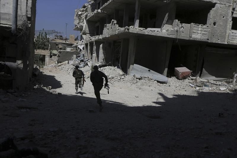 Fabius appelle a ne pas attendre le depart d'assad pour negocier