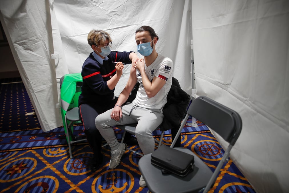 Coronavirus: la france prevoit 3 mlns de vaccinations de plus cette semaine