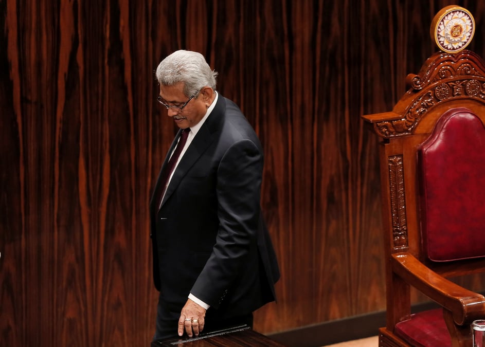 Sri lanka: le president quitte le pays avant de remettre sa demission