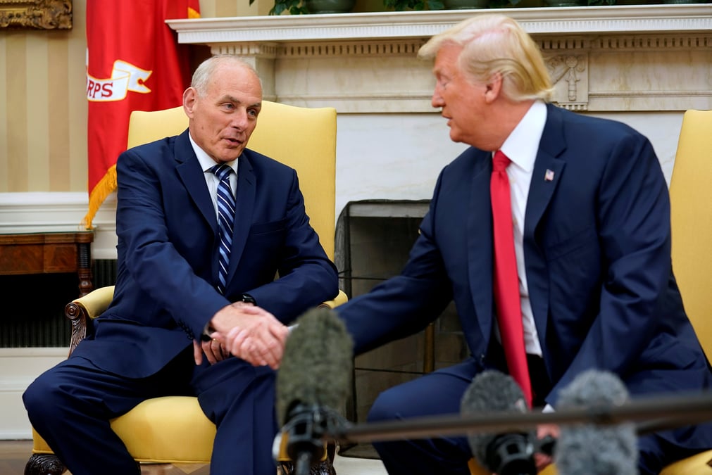 Trump encense le nouveau secretaire general de la maison blanche