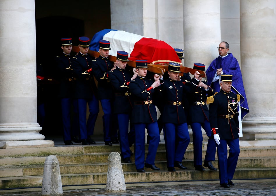 Macron fait l'eloge du bonheur en hommage a d'ormesson