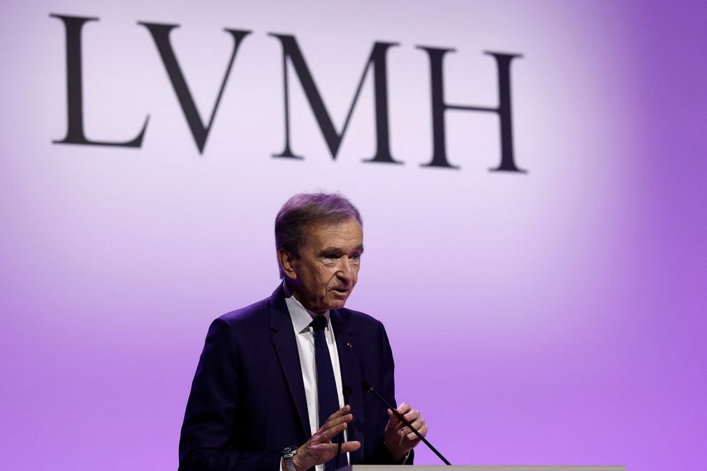 Le patron de LVMH a prévenu, jeudi 17 avril, en assemblée générale : « on sera amenés à augmenter nos productions américaines, forcément, pour éviter les droits de douane. »