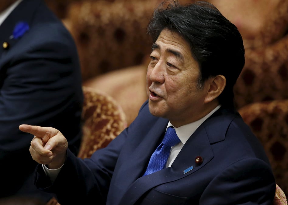 Le premier ministre japonais presente ses projets sur la defense