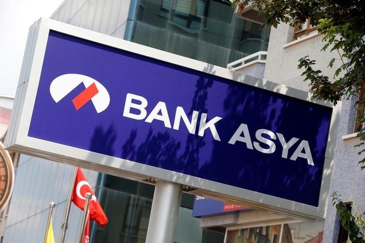 Les autorites turques suspendent les activites de bank asya