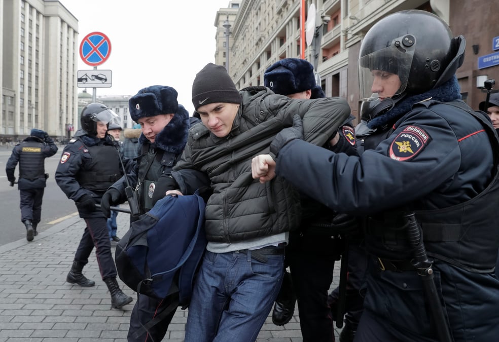 Vague d'arrestations a moscou pour la journee de l'unite