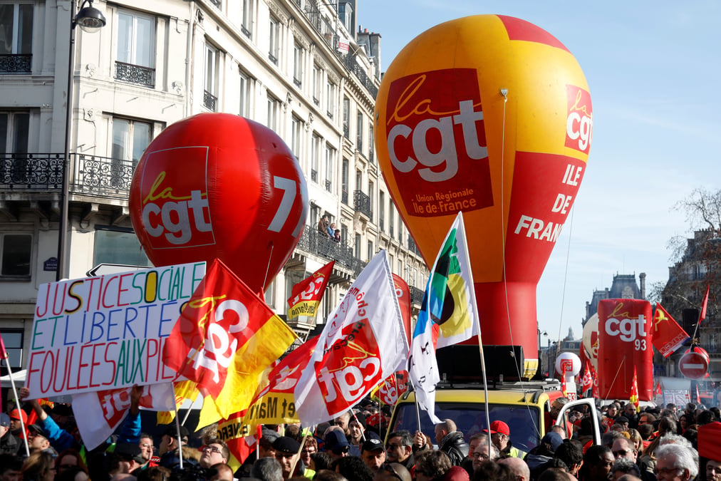 Quelques "gilets jaunes" dans les corteges rouges de la cgt