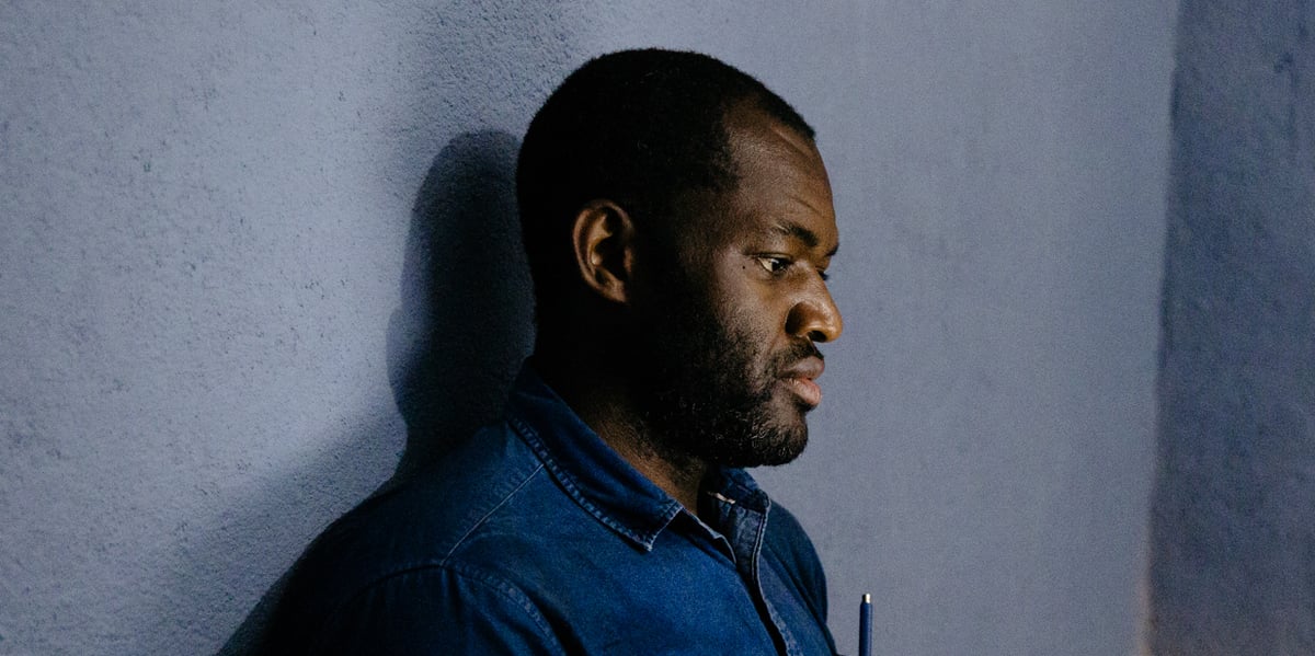 Yanick Kemayou est le fondateur de Kabakoo, un réseau panafricain d’écoles créatives pour les villes et les communautés de demain. (Photo: Max Brunnert).