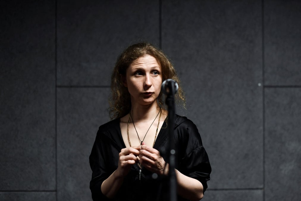 La russie doit etre "denazifiee", declare maria aliokhina des pussy riot