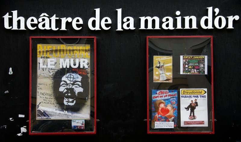 L'Etat veut faire payer ses amendes à Dieudonné