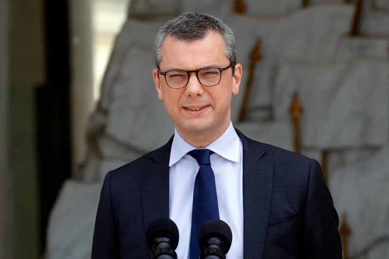 Kohler prouvera qu'il a respecte la loi, dit l'elysee