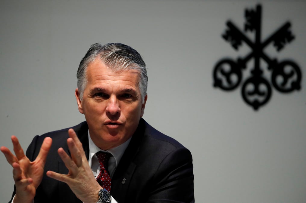 Le patron d'ubs a rachete pour 11,5 millions d'euros d'actions de la banque
