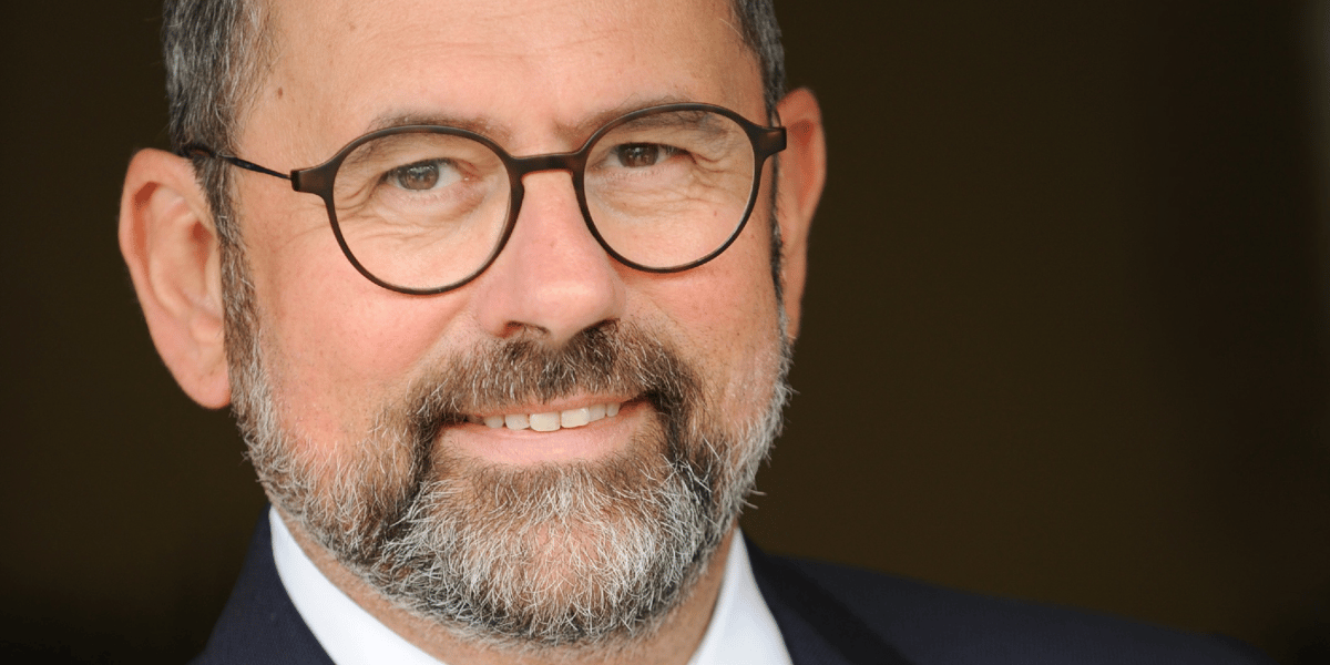 Philippe Laurent est, notamment, maire de Sceaux (Hauts-de-Seine) et secrétaire général de l'association des maires de France (AMF).