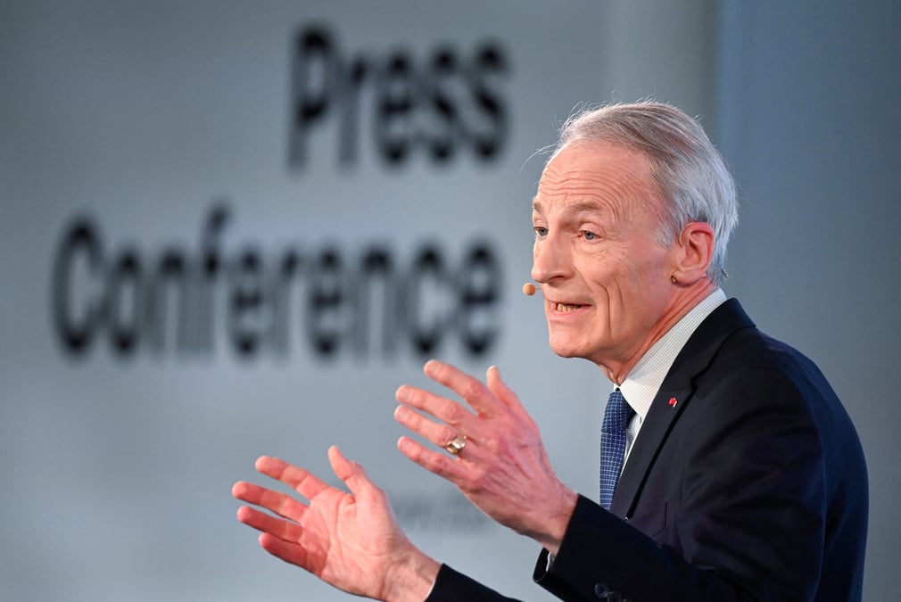 Le president de renault, jean-dominique senard, s'exprime lors d'une conference de presse a londres