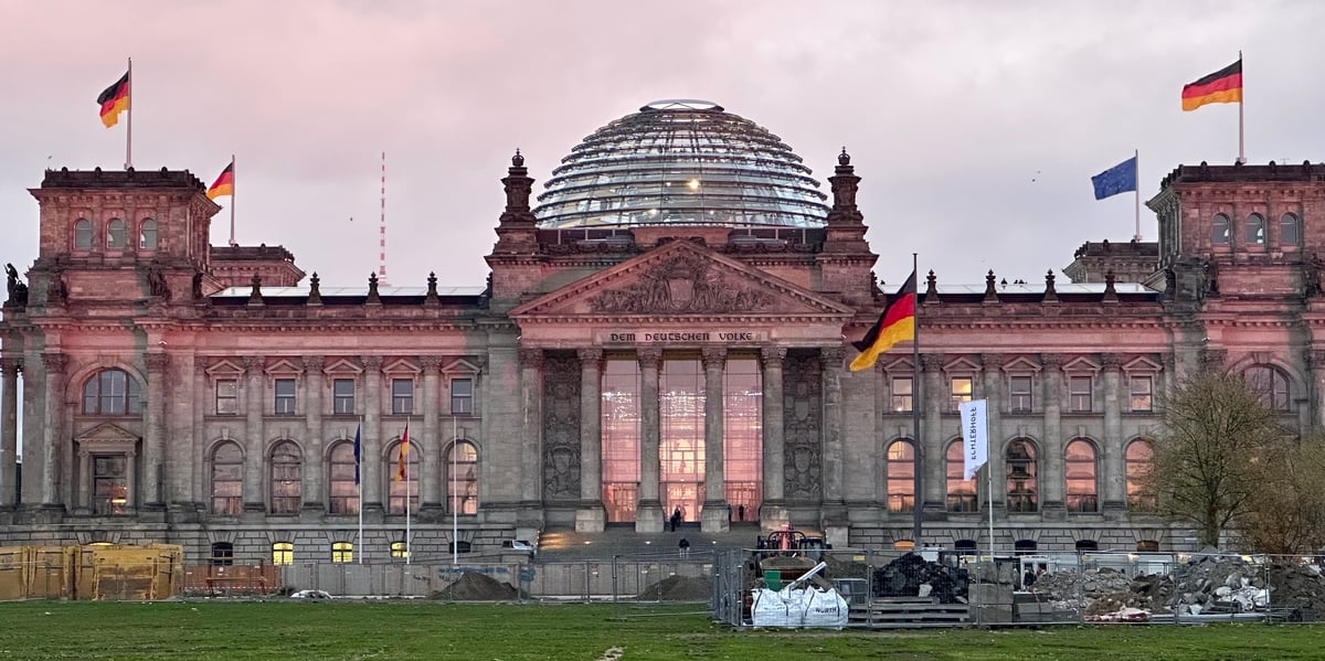 Une majorité qualifiée des deux tiers était nécessaire pour l'adoption de la réforme constitutionnelle au Bundestag.
