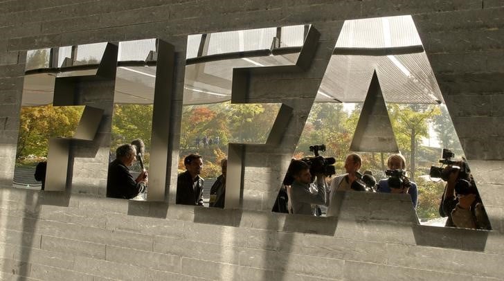 David ginola devrait annoncer sa candidature a la presidence de la fifa