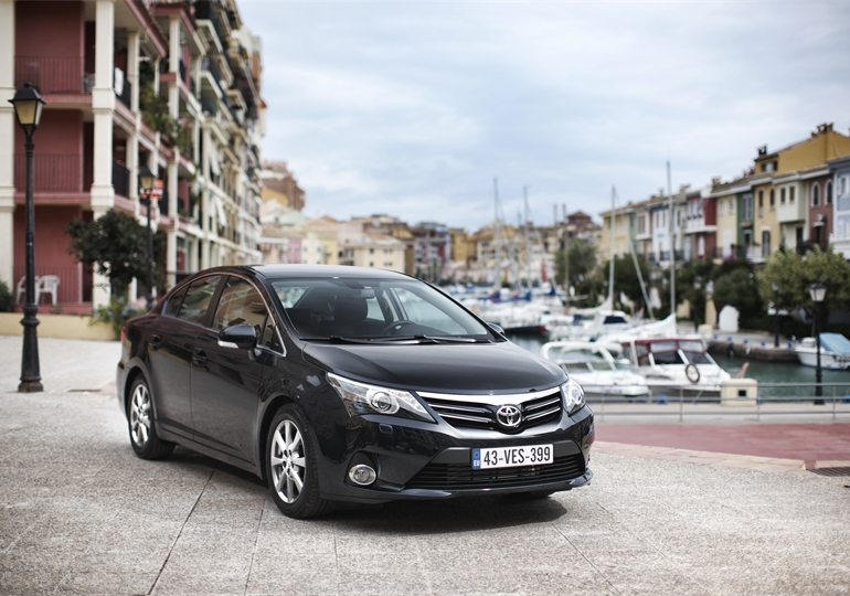 Toyota Avensis 2012