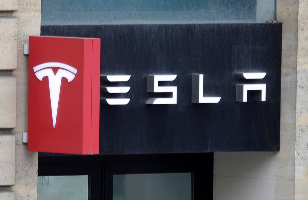 Logo de tesla
