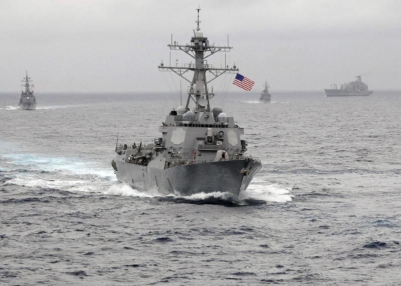 Operations navales americaines pres d'ilots artificiels chinois
