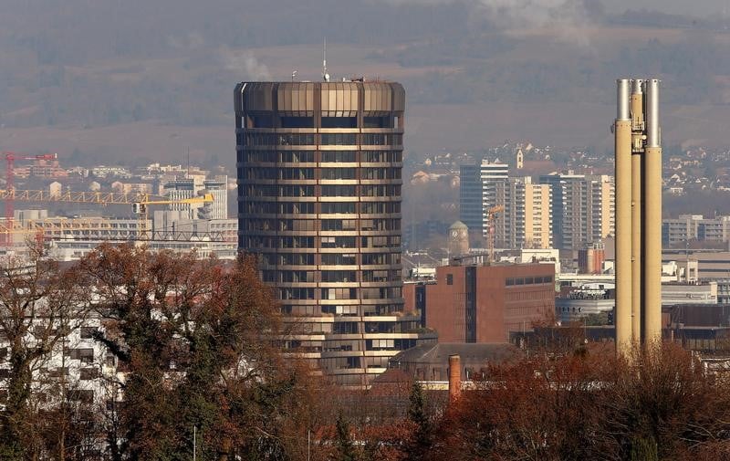 Les banques centrales doivent poursuivre la normalisation, declare la banque des reglements internationaux