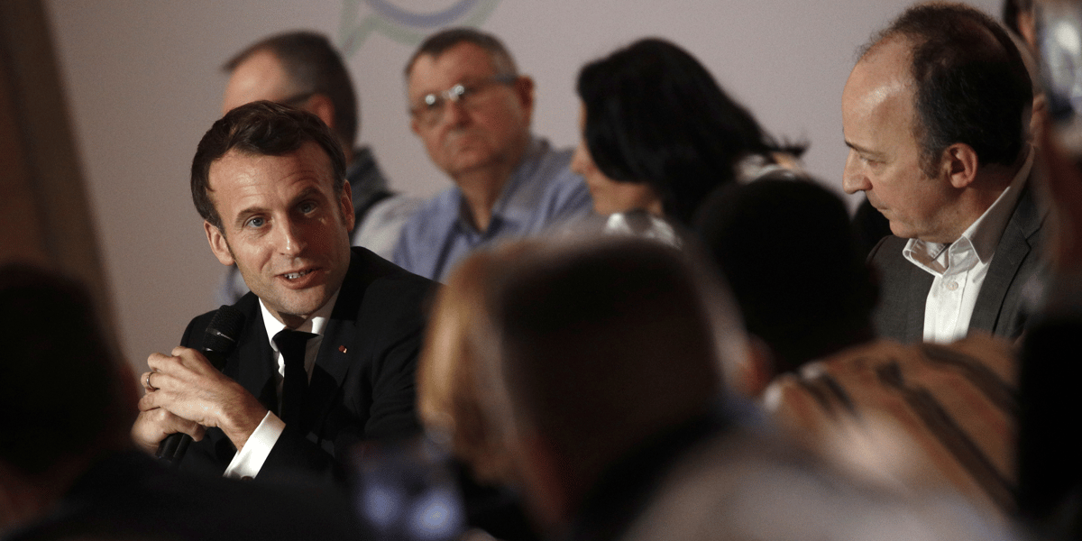 Emmanuel Macron assiste à la Convention citoyenne pour le climat au Conseil économique, social et environnemental (CESE), à Paris, le 10 janvier 2020.