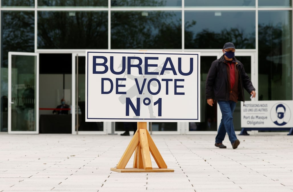 Ouverture des bureaux de vote pour le premier tour des regionales