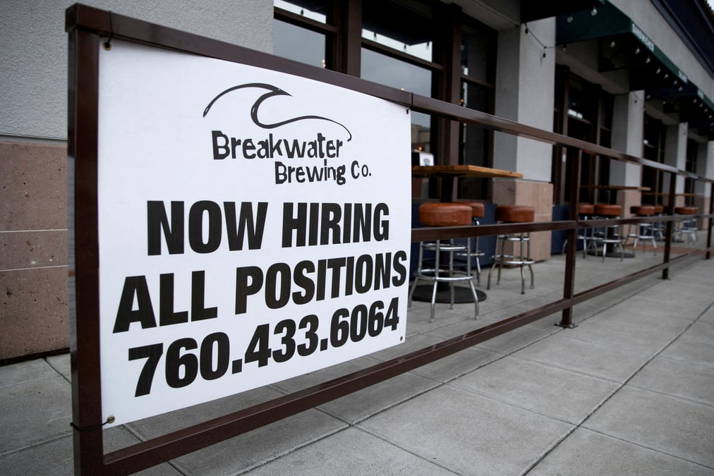 Etats-unis: le secteur prive a cree plus d'emplois que prevu en fevrier