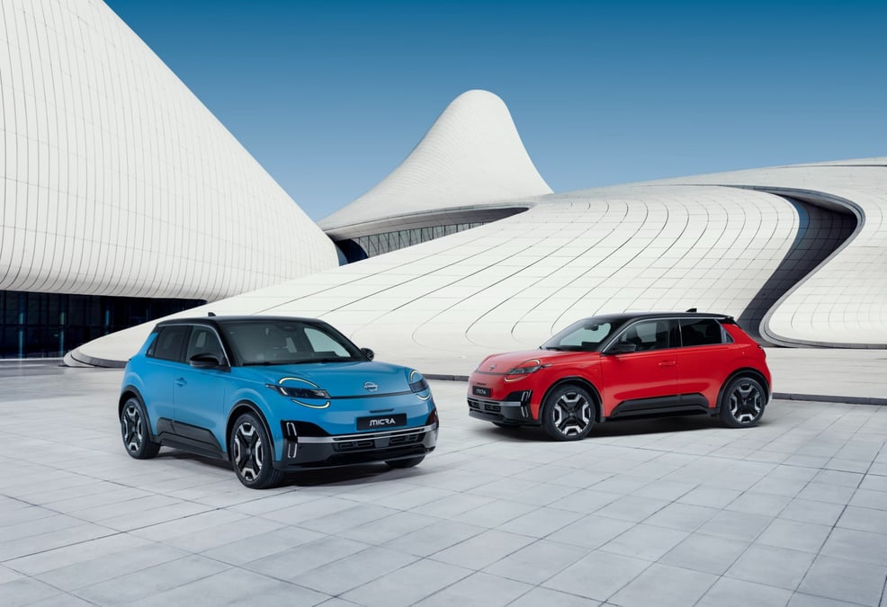 La Nissan ressemble en tous points à la dernière R5 électrique Renault, produite sur le site de Douai (Nord).