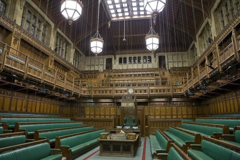 Les communes donnent a may le pouvoir de declencher le brexit