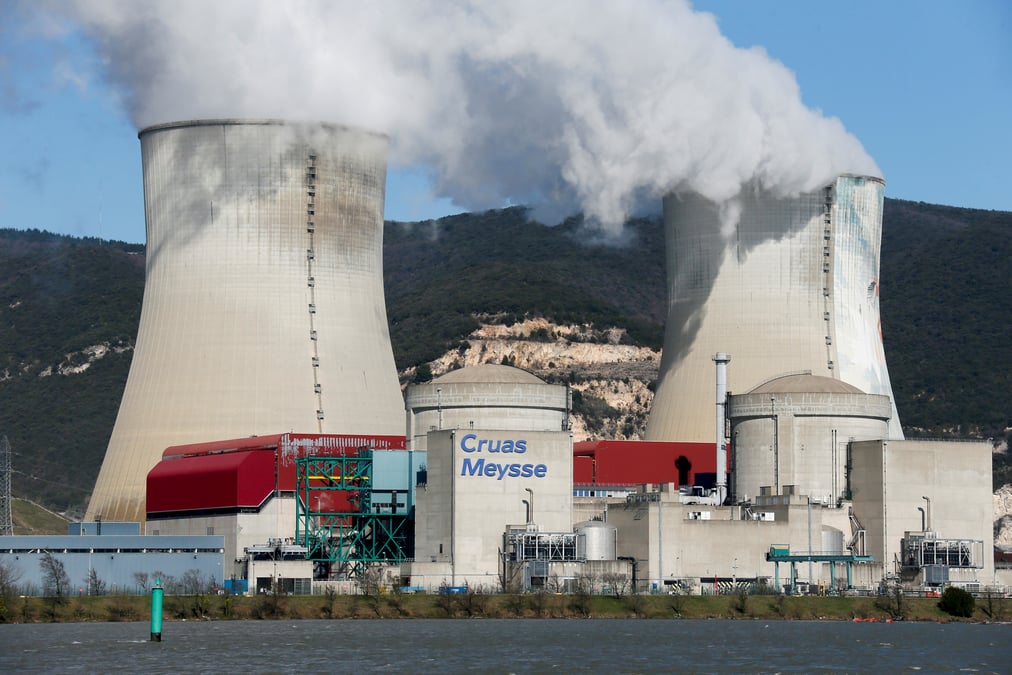 Seisme: trois reacteurs nucleaires a l'arret pour des controles, selon edf
