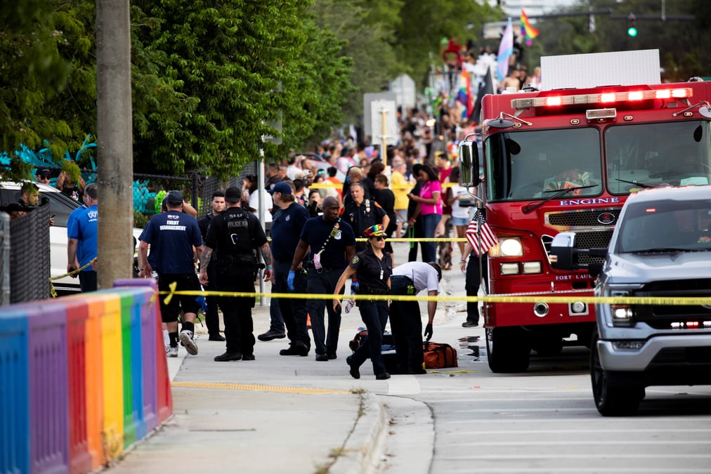 Usa: une camionnette fonce dans une marche des fiertes, un mort