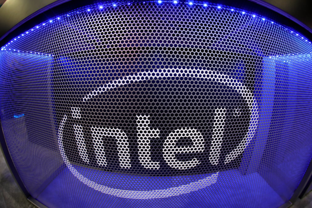 Intel va produire des puces qualcomm, veut rattraper les fonderies rivales d'ici 2025