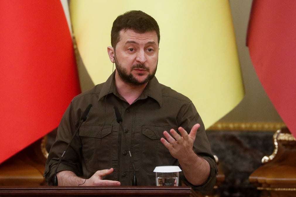 Zelensky a demande a biden de placer la russie sur la liste des parrains du terrorisme, rapporte le washington post