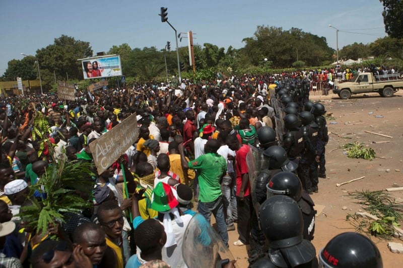 Violences en marge d'une vaste manifestation au Burkina Faso