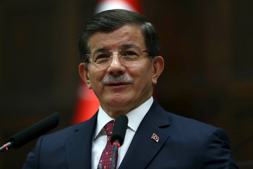 Ahmet davutoglu charge de former le prochain gouvernement turc