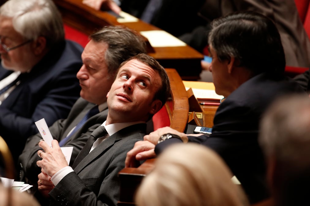 Pour francois fillon, emmanuel macron est "un petit joueur"